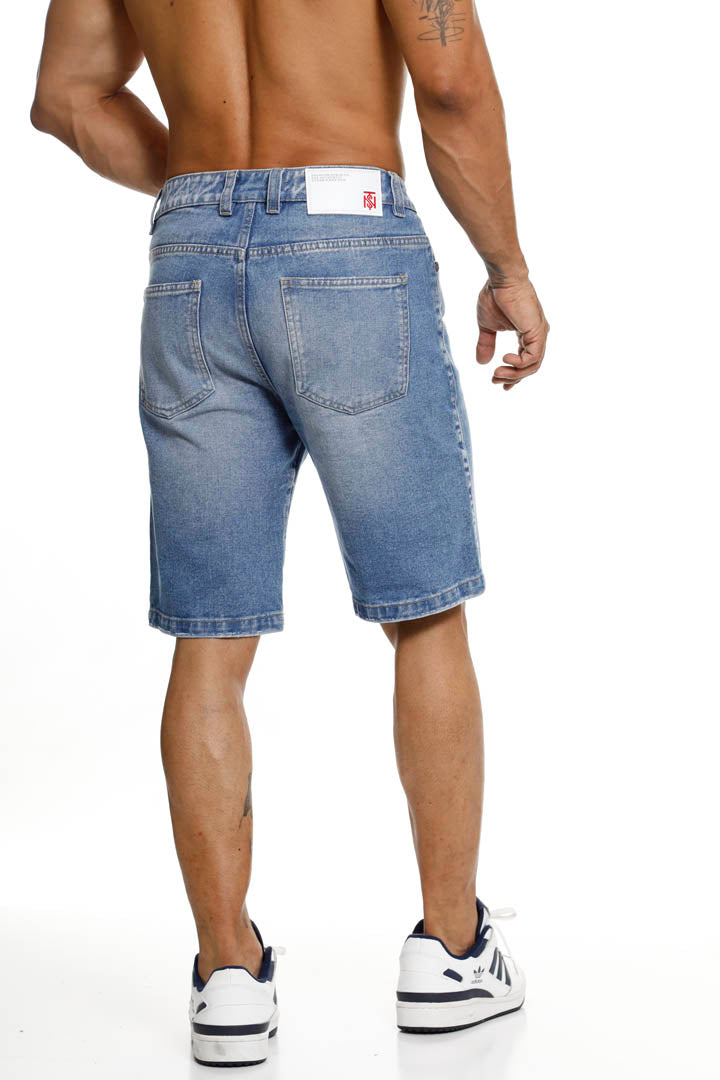 Bermuda amplia en tela rigida