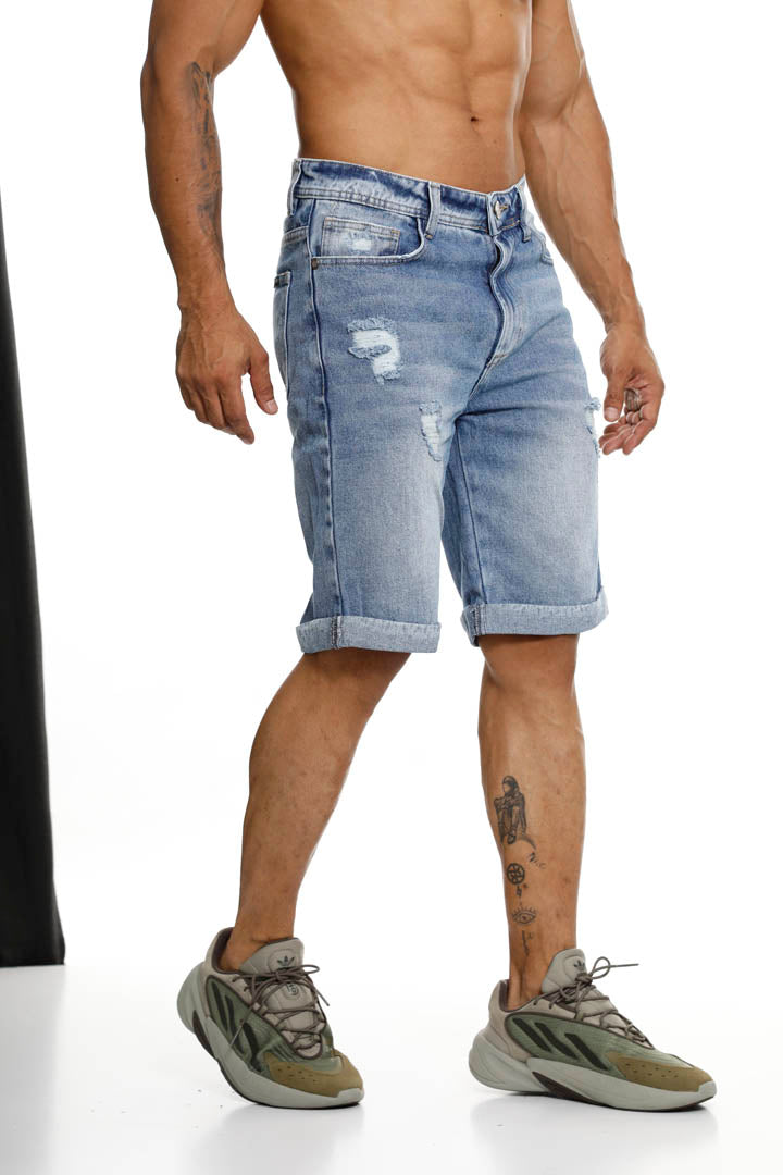 Bermuda amplia en tela rigida