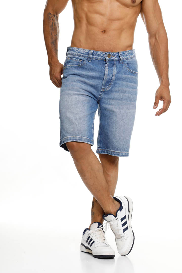 Bermuda amplia en tela rigida